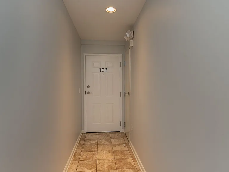 913 Walker St #102 — Photo 6