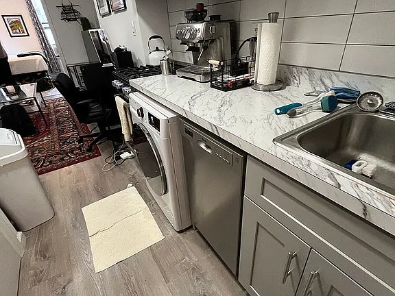 2nd image of 486 E 74th St APT 3A