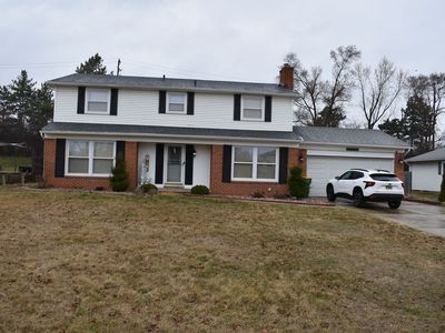 28314 N Skye Dr, Farmington Hills, MI, 48334