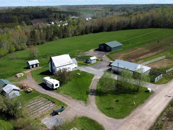 119 William McCulloch Rd, East Hants, NS B0N 2L0