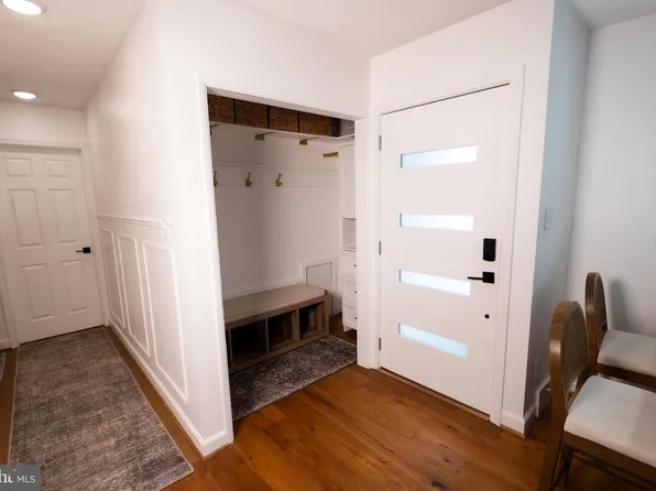 7304 Inzer St, Springfield, VA 22151