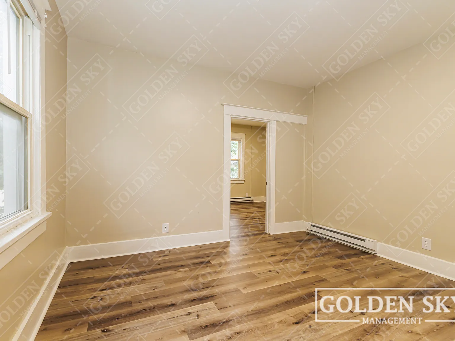 611 W Jackson St — Photo 4