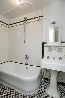 Rented by Avi Nash Associates | media 37