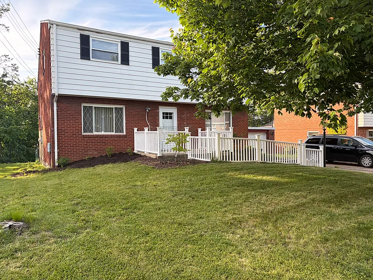 123 Danube Dr — Photo 1