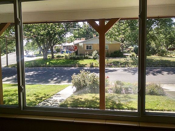 Bay window sprinkler system