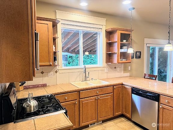 5th image of 5110 152nd Avenue Ct E