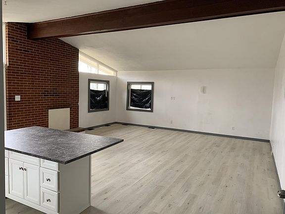 4th image of 1203 Tennyson Ave