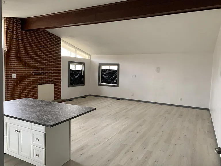 1203 Tennyson Ave — Photo 3