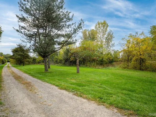 10710 Seven Mile Rd, Northville, MI 48167