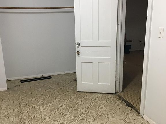 4th image of 849 Niagara St #1