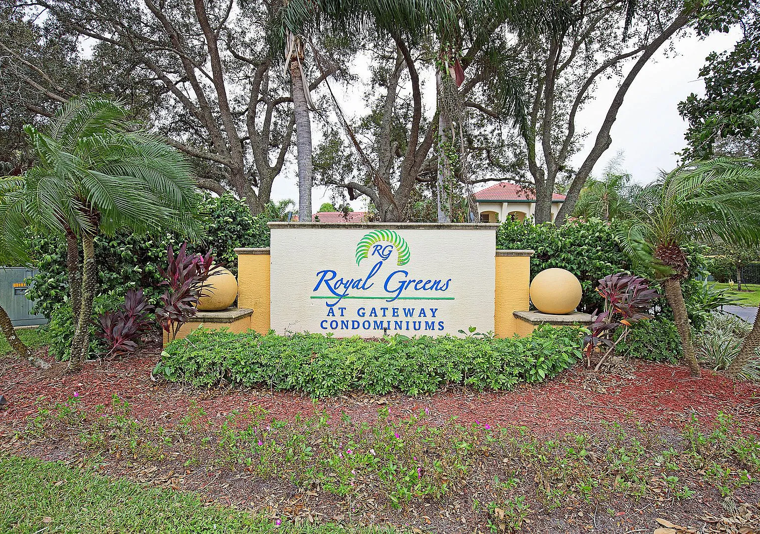 Royal Greens at Gateway 11540 Villa Grand 1207 — Photo 4