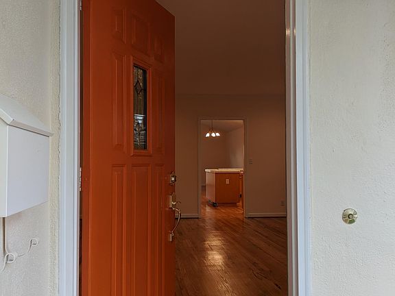4th image of 515 San Benito Ave