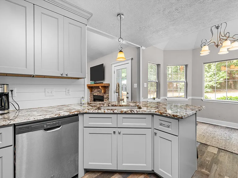 4139 Quinn Dr — Photo 10
