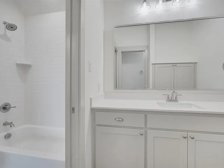 140 Farish Ln — Photo 32