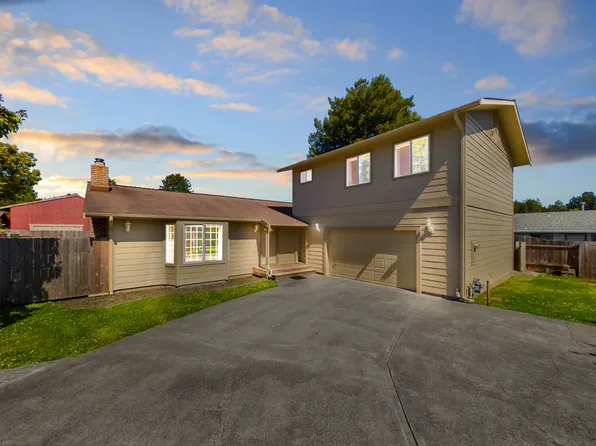2353 Blue Jay Ct, Eureka, CA 95503