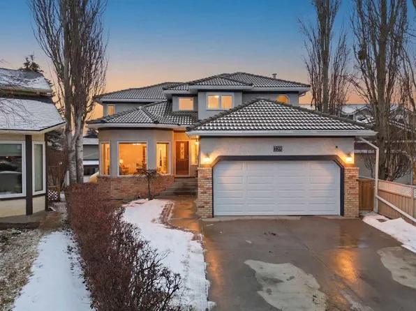729 W Woodbriar Pl SW, Calgary, AB T2W 5Z2