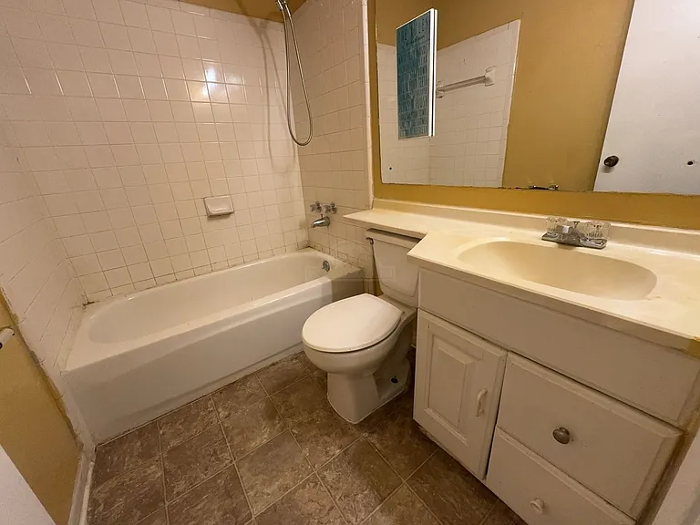 820 Michelle Dr — Photo 10