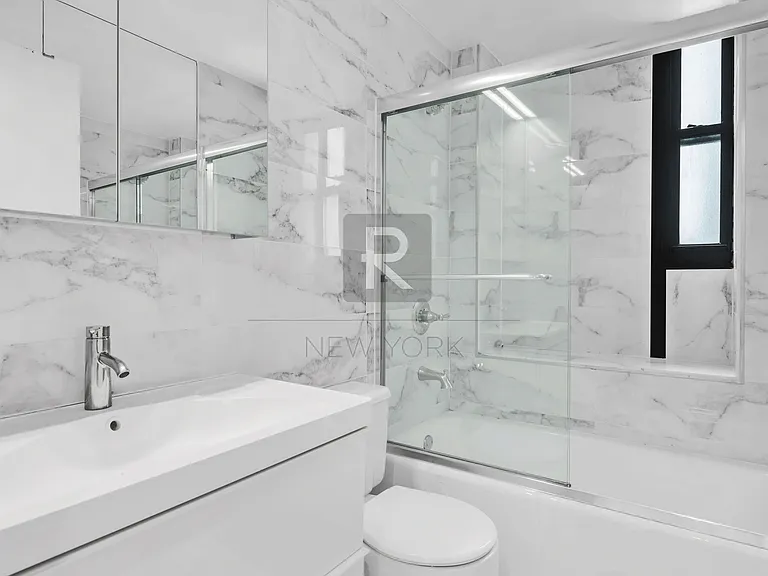 150 W 51st St #1919 — Photo 5