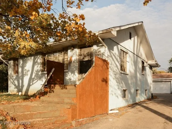 302 N Briggs St, Joliet, IL 60432
