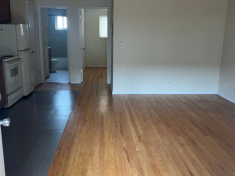 The Thunderbird Apartments — Photo 5