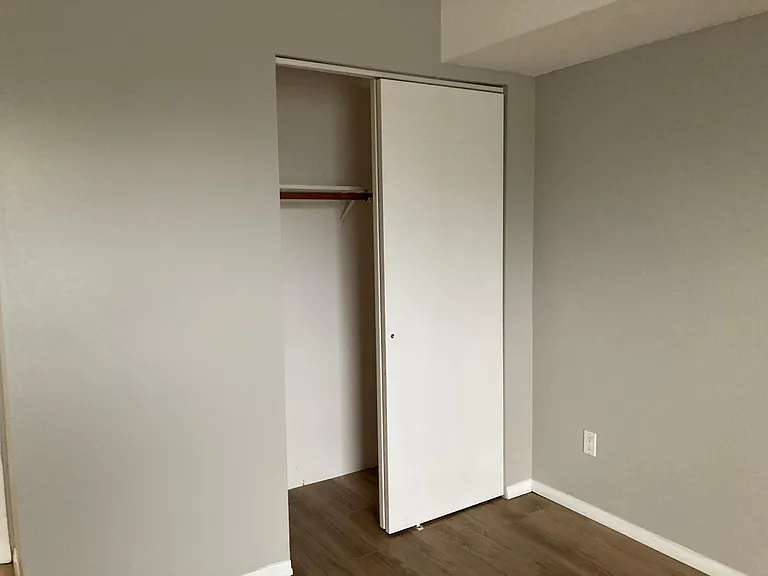 48 Shrewsbury Green Dr #E — Photo 11