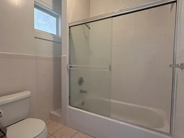 Coming soon, Spacious, Studio, One Bath Unit, with upgraded floors, above commercial shops — Photo 10