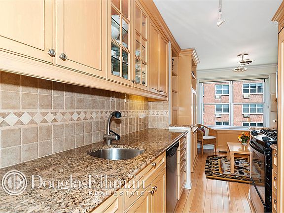 2nd image of 205 3rd Ave APT 6S