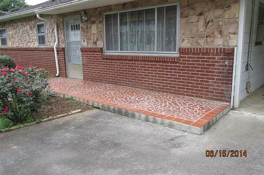 4th image of 150 Gray Leaf Cir