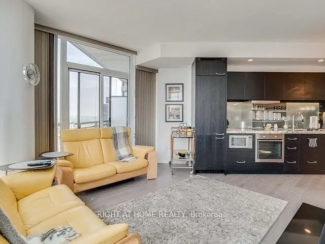 2 bed, $2,600 — Photo 4