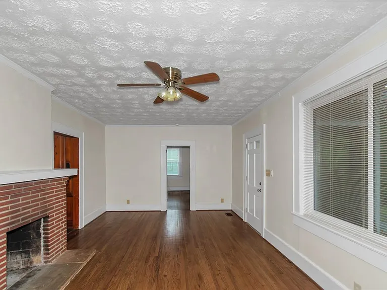 3160 Lake Ave — Photo 9