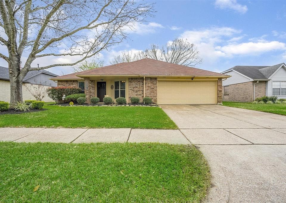 1st image of 10842 E Idlewood Dr