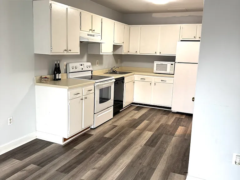 9010 Sandalwood Dr #C — Photo 5