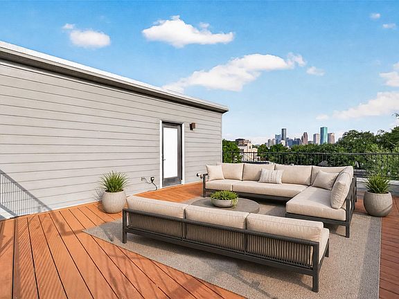 3rd image of 2717 Morrison St #B