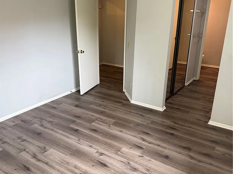 69 Stanford Ct — Photo 13