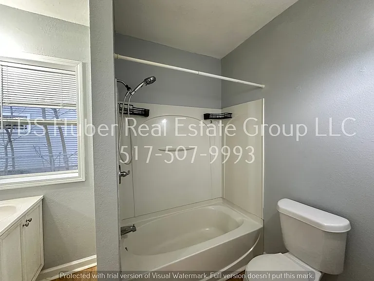 813 N Jenison Ave — Photo 5