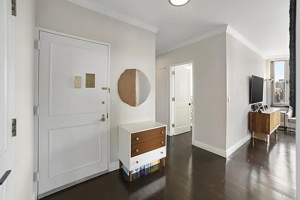 Sold by Maxwell Jacobs | media 7