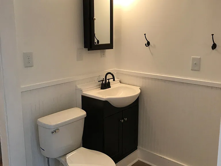 224 N Park St — Photo 5