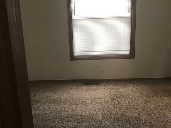 5th image of 4656 Dupont Ave N #1