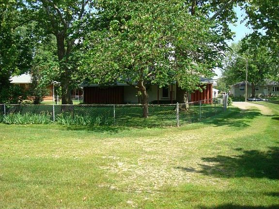 5th image of 3743 Meadow Ln