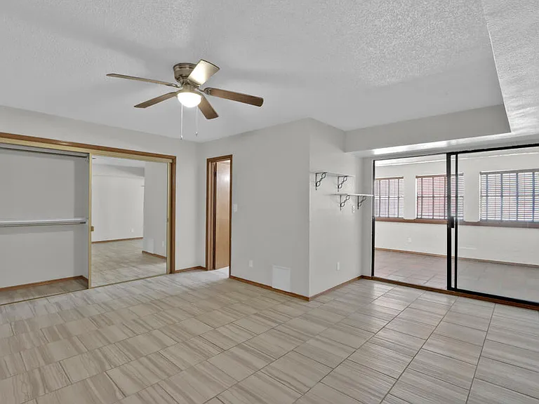 730 N Resler Dr #B — Photo 33