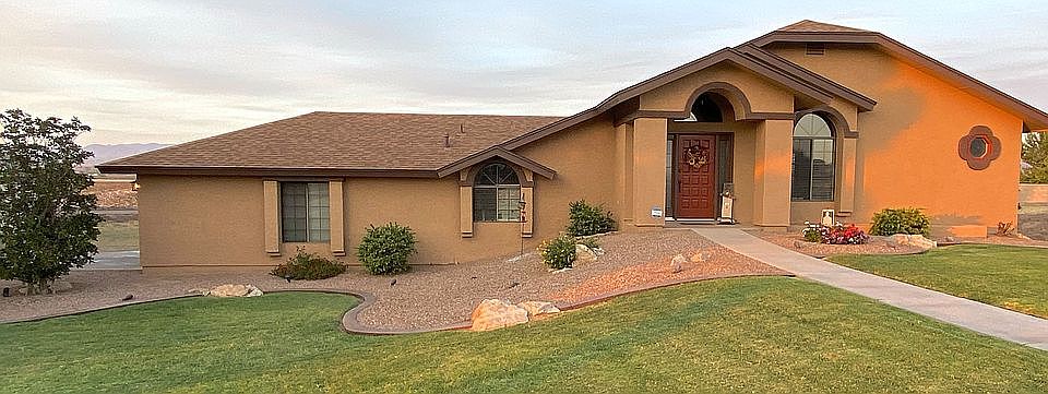 Newly remodeled-great views!