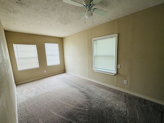 3rd image of 891 Washington Blvd