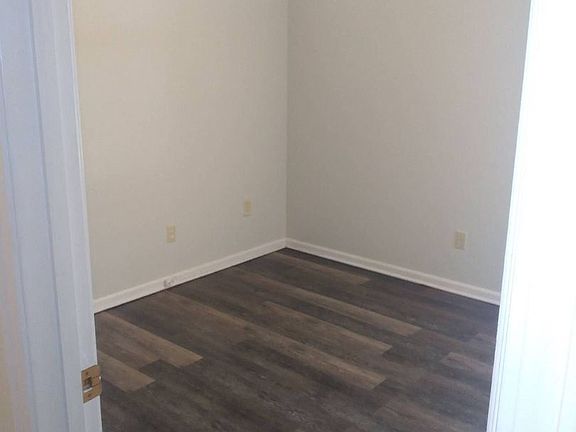 4th image of 8418 Chesterfield Dr