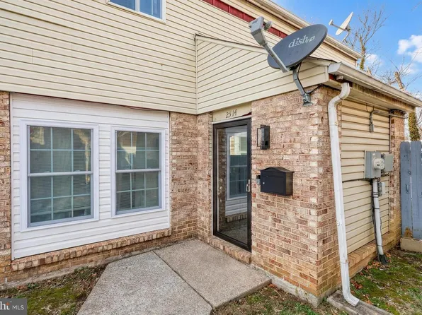 2514 Barkley Ln, Harrisburg, PA 17104