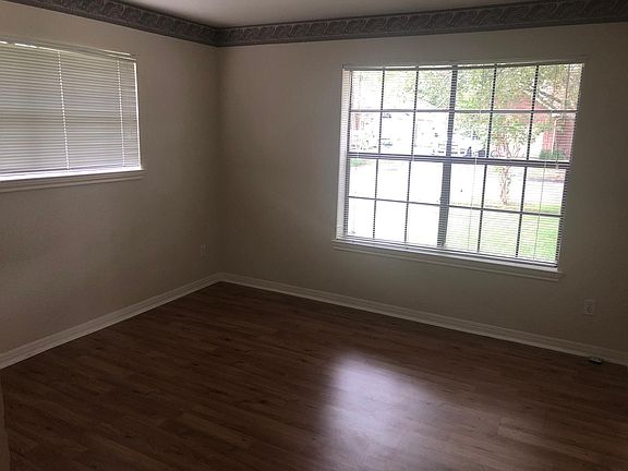 4th image of 6515 Avenel Dr