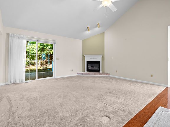 4th image of 1010 Goodsell St