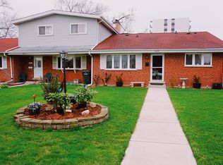 9028 Sherry Ln, Des Plaines, IL 60016