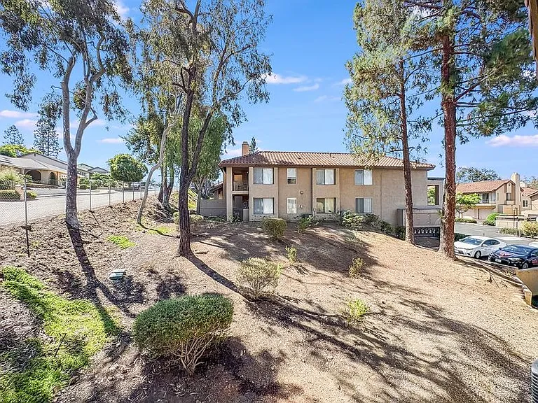 1020 Grape St — Photo 19