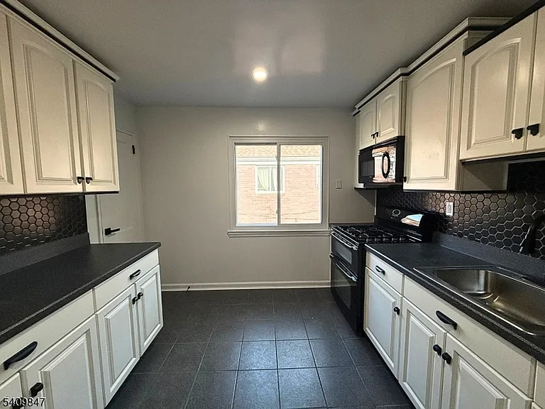 168 Tuxedo Pkwy #2 — Photo 5
