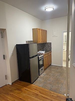 5th image of 11 Stanton St #1CD